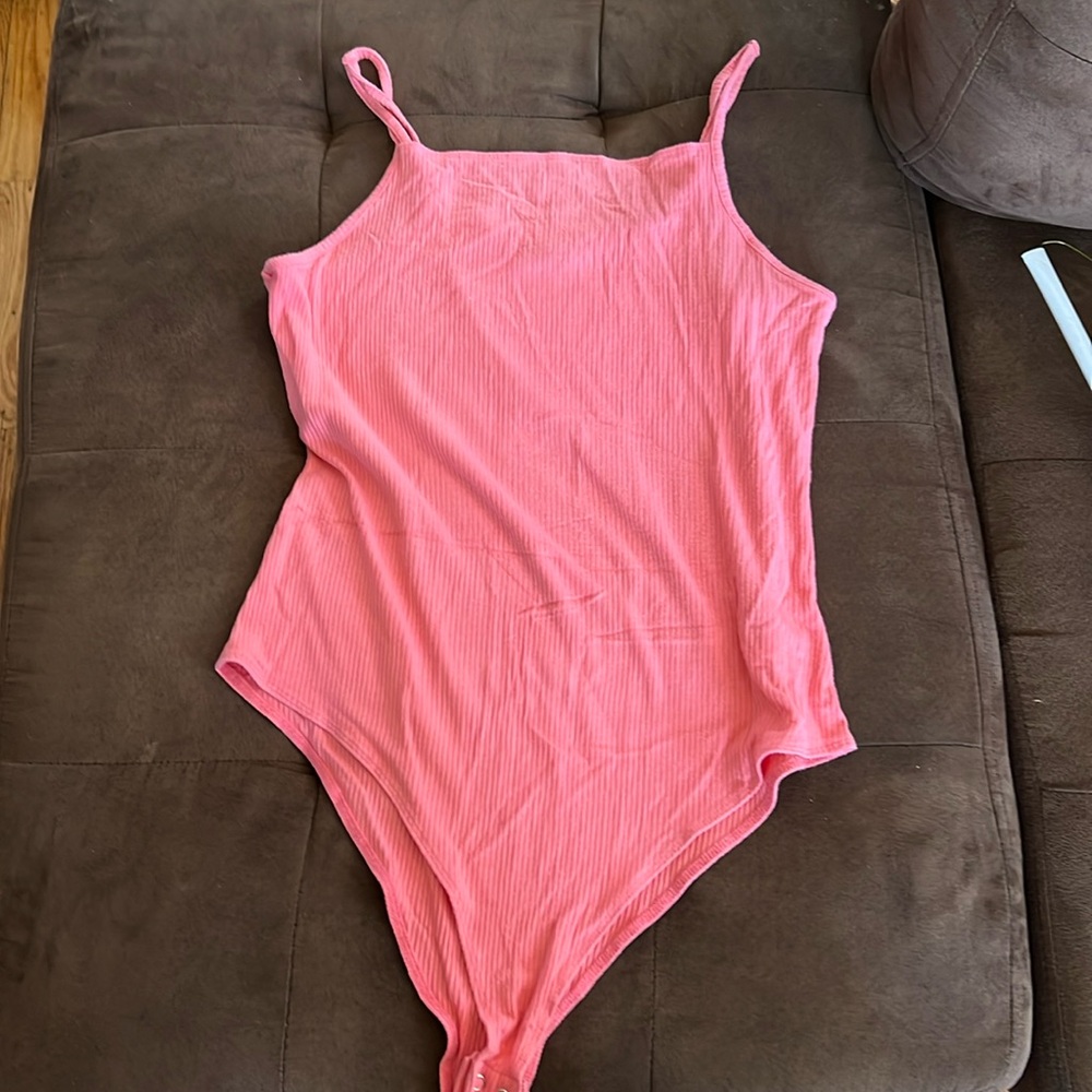 WILD FABLE SALMON PINK CAMI BODYSUIT SZE L